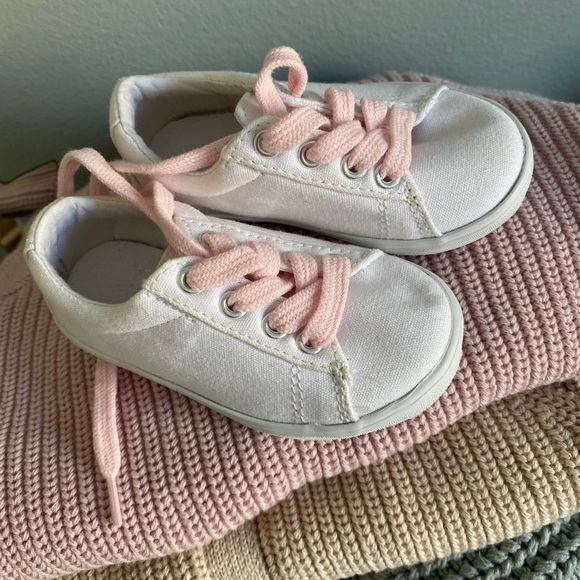 JANIE and Jack white sneakers size 5 - Picture 1 of 5